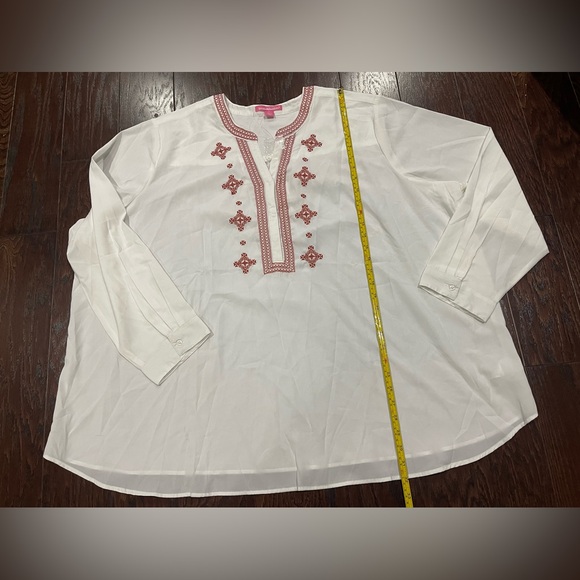 Woman Within Womens Tunic White Size 3X 30/32 Red Embroidery Floral 1/2 Button - Picture 4 of 8
